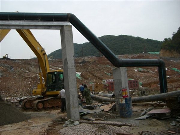 滲透液管道安裝現(xiàn)場(chǎng).jpg